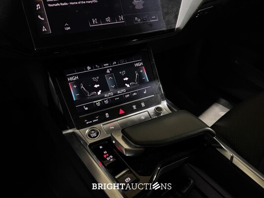 Audi e-tron 50 Quattro Business Edition 71 kWh 313pk 2020 (Origineel-NL + 1e Eigenaar), K-574-JS