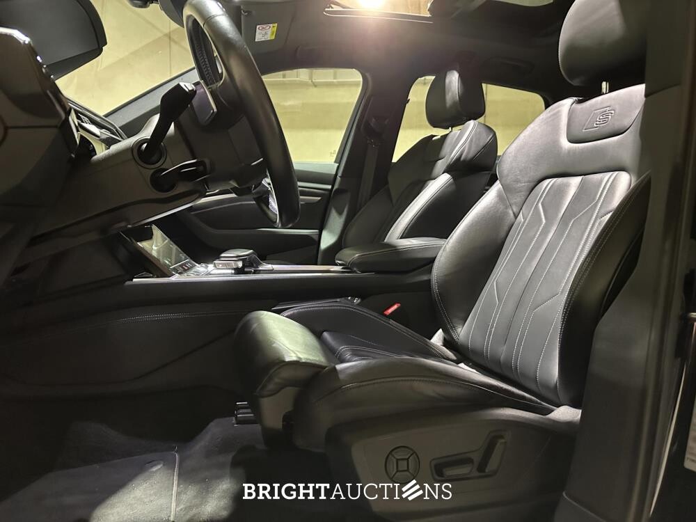 Audi e-tron 55 Quattro S Edition 95 kWh 408pk 2020 (Origineel-NL & 1e Eigenaar), K-612-HN