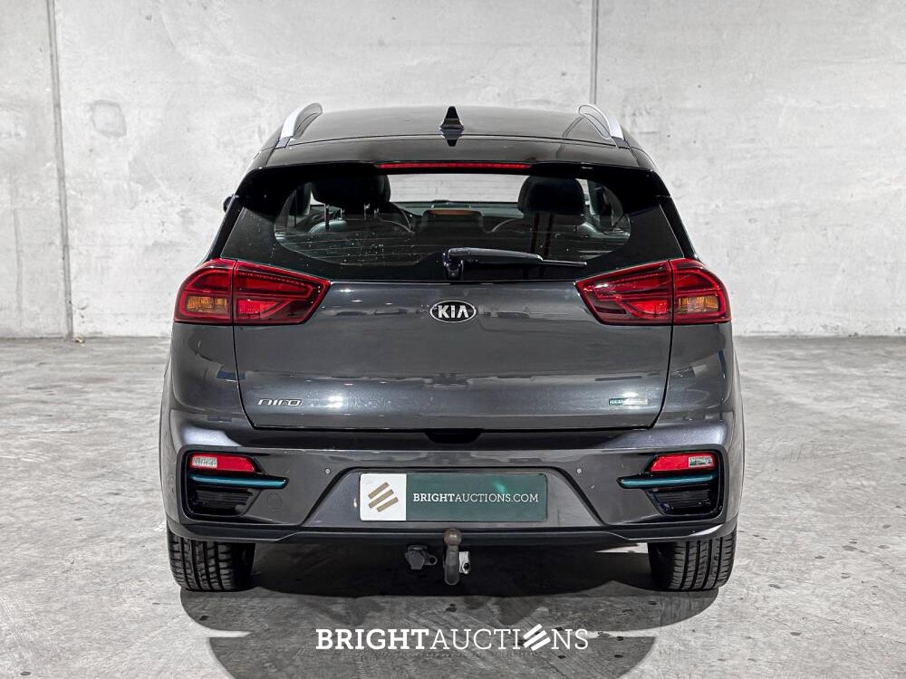 Kia e-Niro DynamicLine 64 kWh 204pk 2020 (Origineel-NL+1e eigenaar), J-072-TK