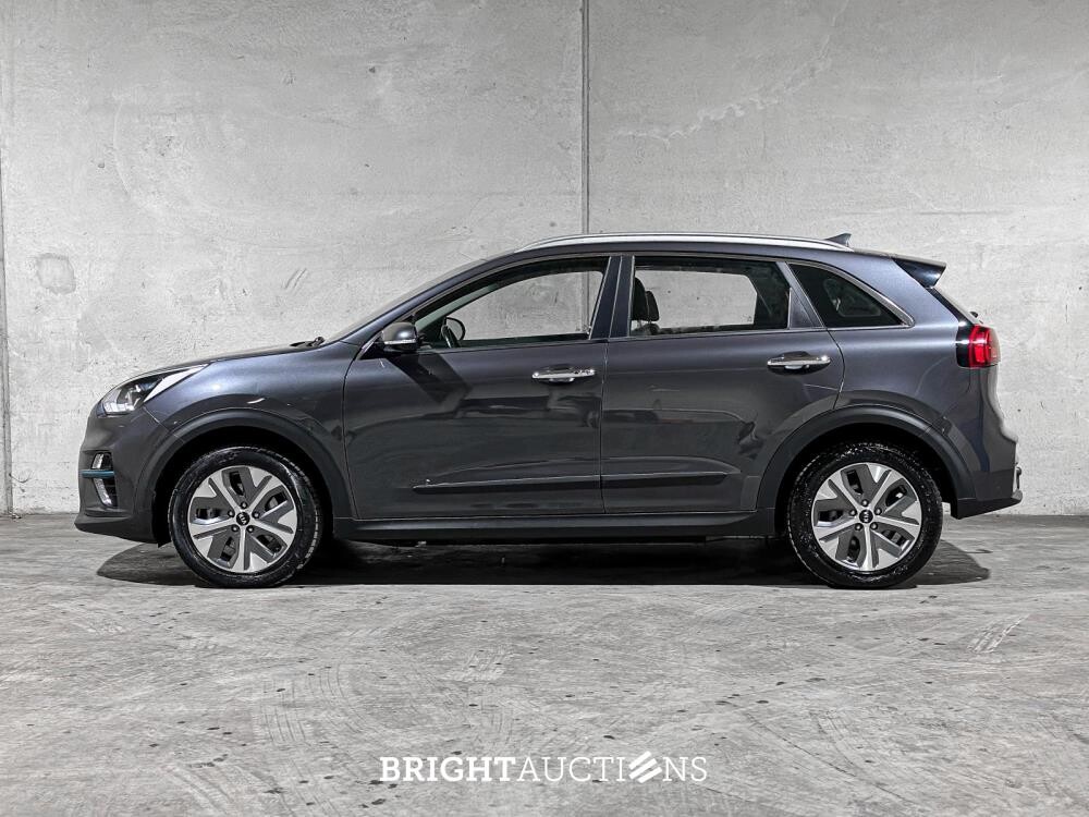 Kia e-Niro DynamicLine 64 kWh 204pk 2020 (Origineel-NL+1e eigenaar), J-072-TK