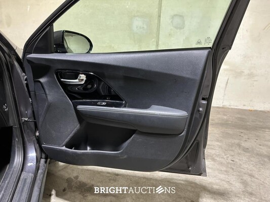 Kia e-Niro DynamicLine 64 kWh 204pk 2020 (Origineel-NL+1e eigenaar), J-072-TK