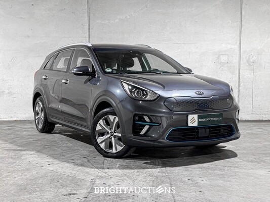Kia e-Niro DynamicLine 64 kWh 204pk 2020 (Origineel-NL+1e eigenaar), J-072-TK