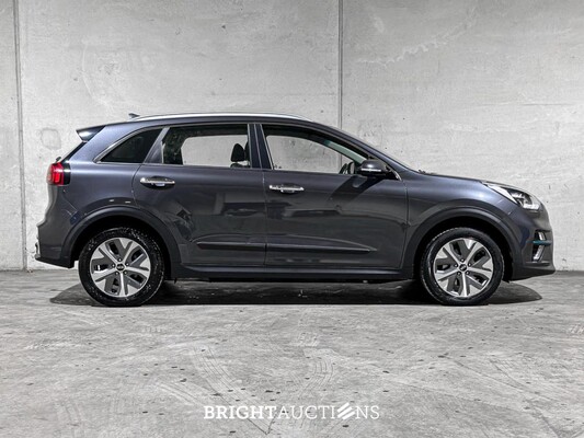 Kia e-Niro DynamicLine 64 kWh 204pk 2020 (Origineel-NL+1e eigenaar), J-072-TK