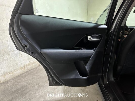 Kia e-Niro DynamicLine 64 kWh 204pk 2020 (Origineel-NL+1e eigenaar), J-072-TK