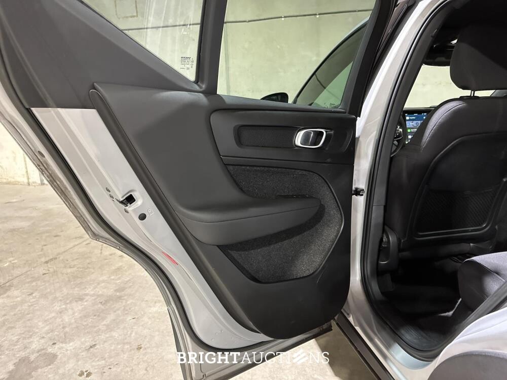 Volvo XC40 Recharge Core 70 kWh 231pk 2022 (Origineel-NL + 1e Eigenaar), R-491-BZ