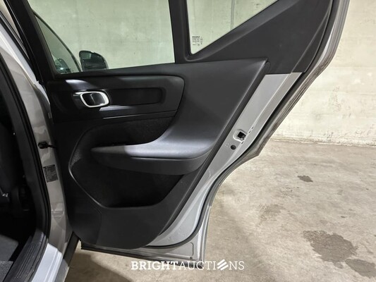 Volvo XC40 Recharge Core 70 kWh 231pk 2022 (Origineel-NL + 1e Eigenaar), R-491-BZ