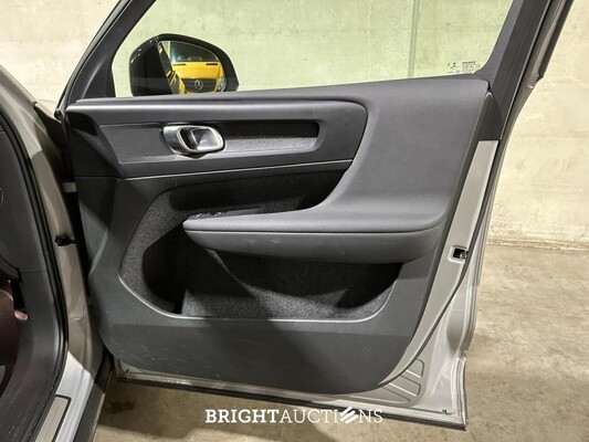 Volvo XC40 Recharge Core 70 kWh 231pk 2022 (Origineel-NL + 1e Eigenaar), R-491-BZ