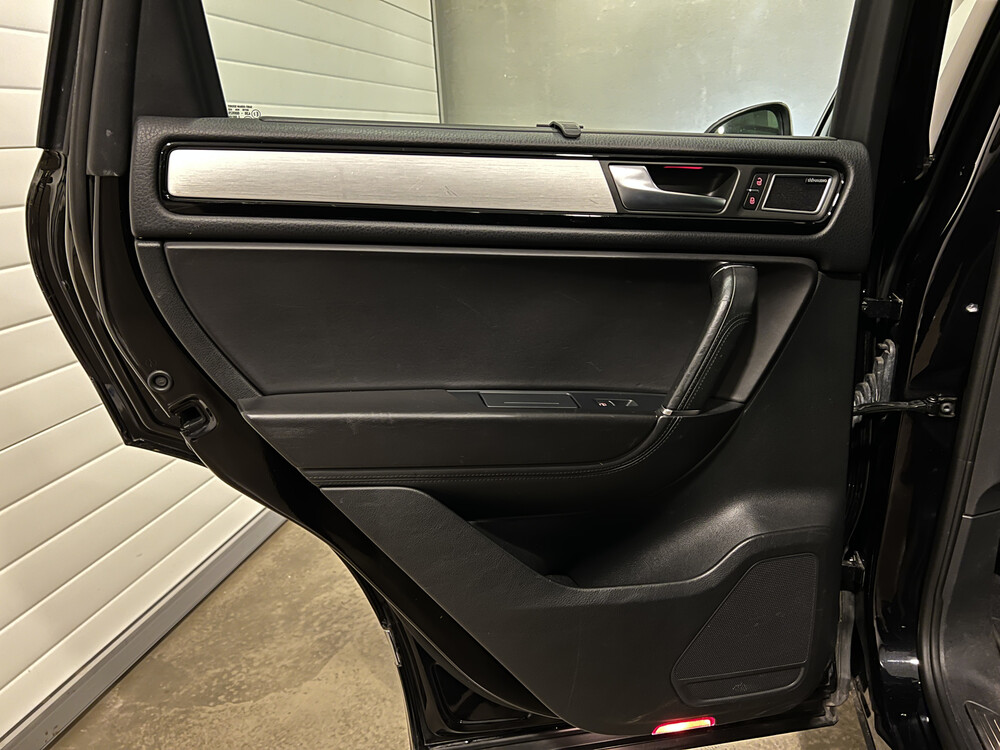 Volkswagen Touareg 3.0 TSI Hybrid Highline Tiptronic8 333pk 2011, 73-ZTT-3