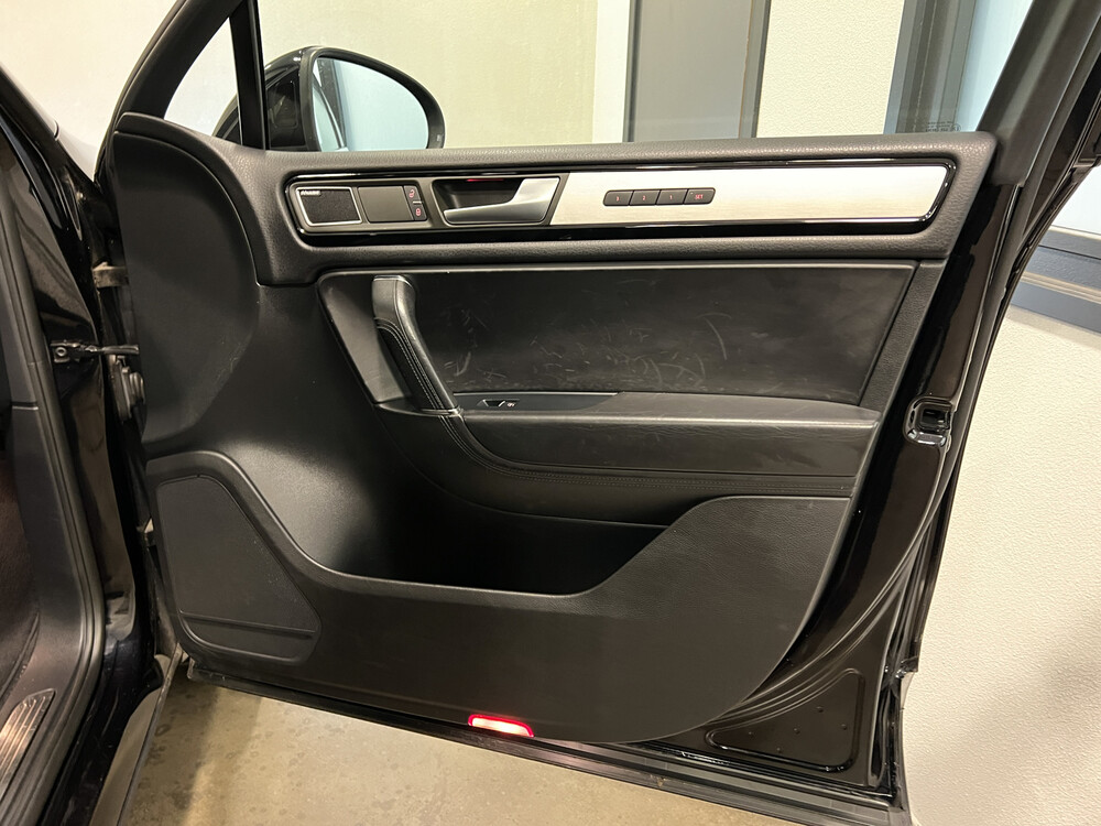 Volkswagen Touareg 3.0 TSI Hybrid Highline Tiptronic8 333pk 2011, 73-ZTT-3