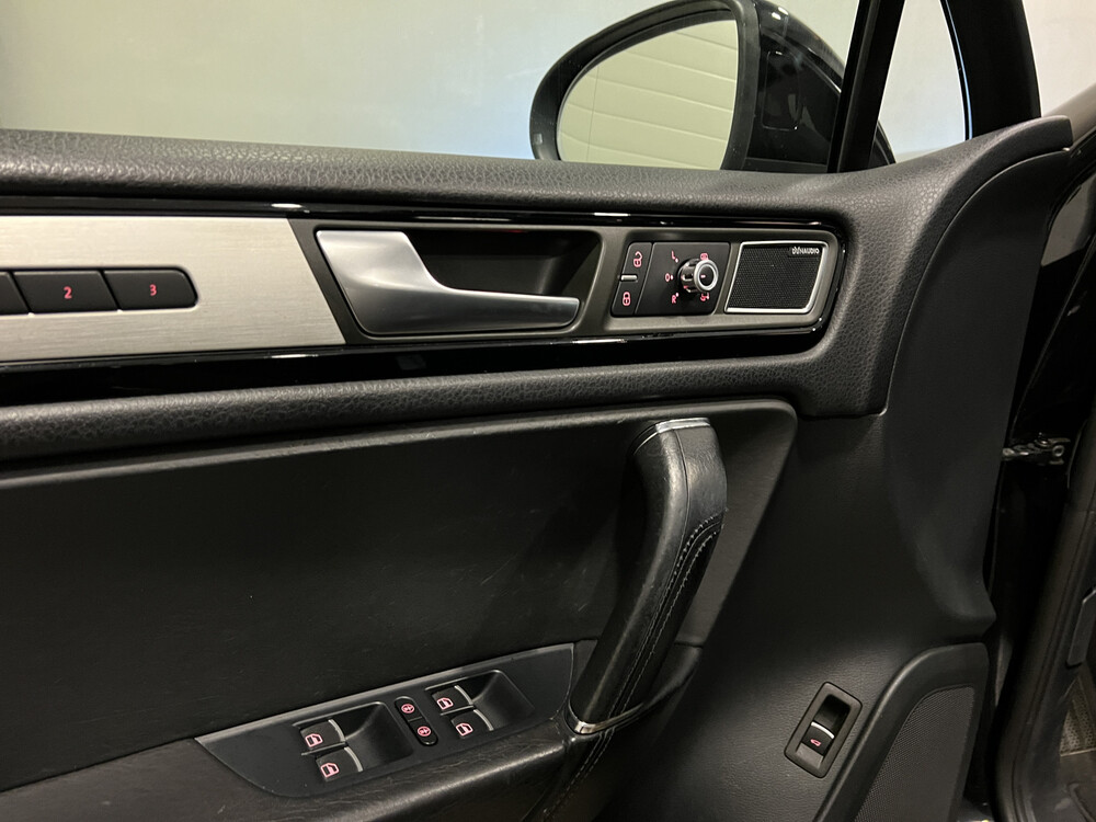 Volkswagen Touareg 3.0 TSI Hybrid Highline Tiptronic8 333pk 2011, 73-ZTT-3