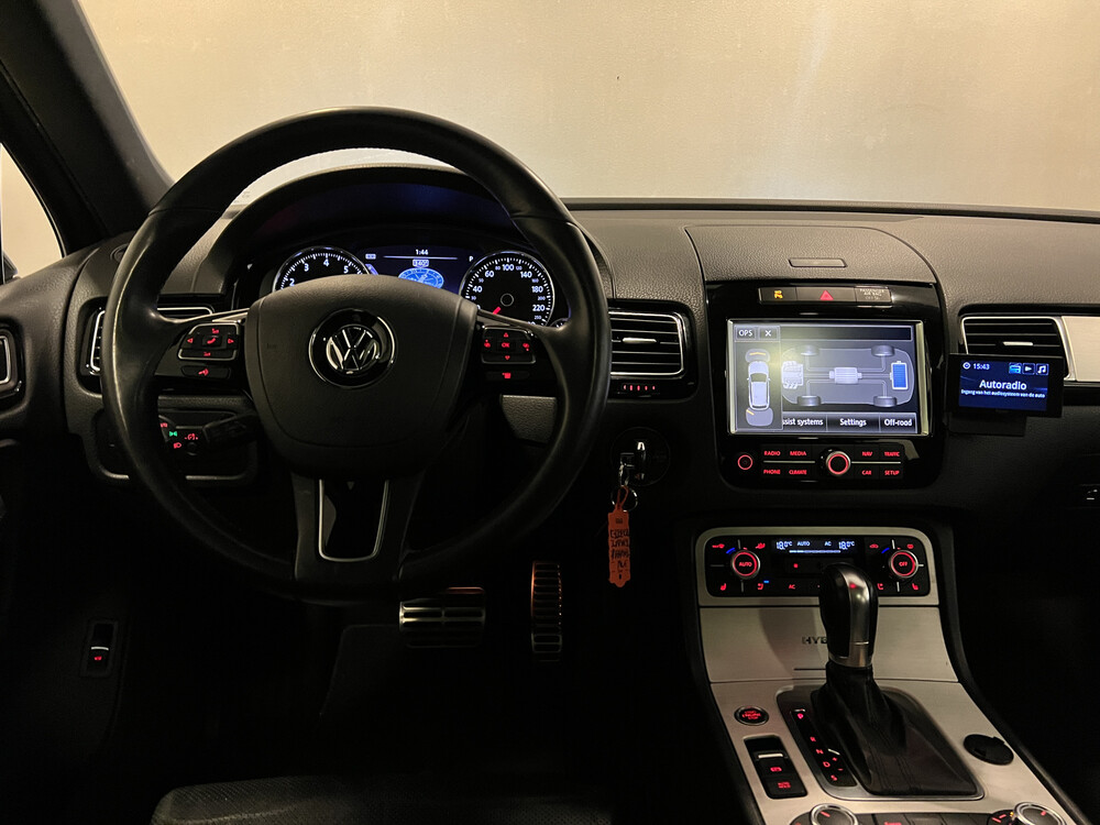 Volkswagen Touareg 3.0 TSI Hybrid Highline Tiptronic8 333pk 2011, 73-ZTT-3