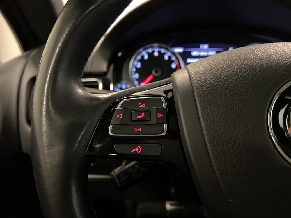 Volkswagen Touareg 3.0 TSI Hybrid Highline Tiptronic8 333pk 2011, 73-ZTT-3