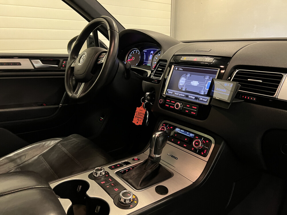 Volkswagen Touareg 3.0 TSI Hybrid Highline Tiptronic8 333pk 2011, 73-ZTT-3