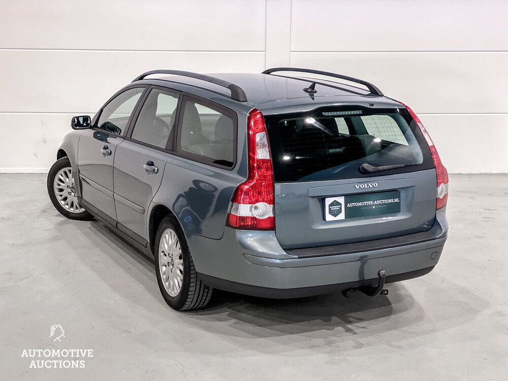 Volvo V50 2.4 Momentum 140pk 2004, 07-PG-KZ