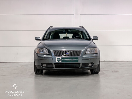 Volvo V50 2.4 Momentum 140pk 2004, 07-PG-KZ