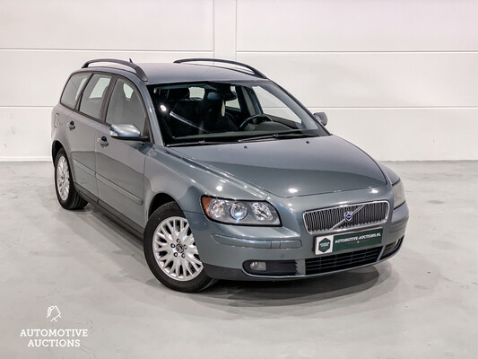 Volvo V50 2.4 Momentum 140pk 2004, 07-PG-KZ