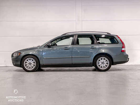 Volvo V50 2.4 Momentum 140pk 2004, 07-PG-KZ