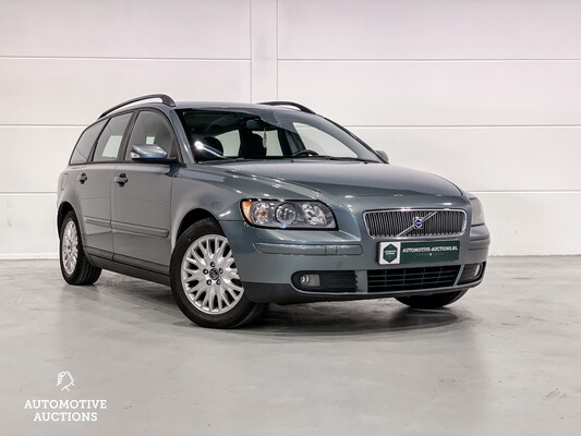 Volvo V50 2.4 Momentum 140pk 2004, 07-PG-KZ