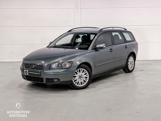 Volvo V50 2.4 Momentum 140pk 2004, 07-PG-KZ