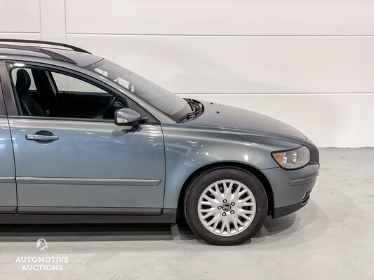 Volvo V50 2.4 Momentum 140pk 2004, 07-PG-KZ