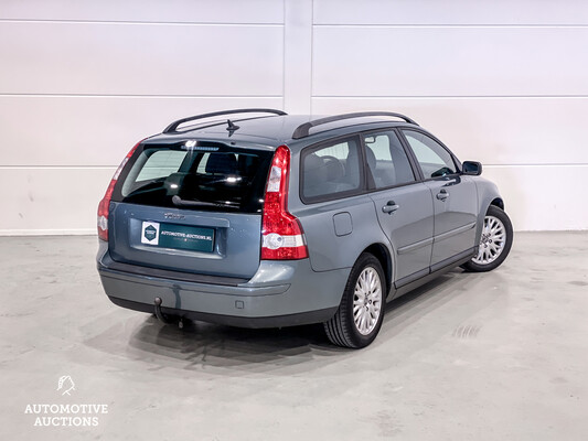 Volvo V50 2.4 Momentum 140pk 2004, 07-PG-KZ