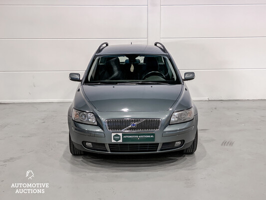 Volvo V50 2.4 Momentum 140pk 2004, 07-PG-KZ