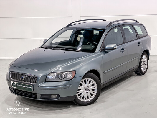 Volvo V50 2.4 Momentum 140pk 2004, 07-PG-KZ