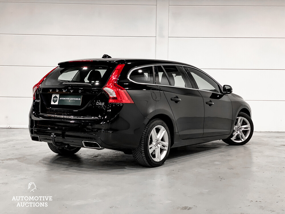 Volvo V60 D6 Twin Engine Momentum Plug-In Hybrid 220PS 2015 -Orig. NL-, GL-392-H.