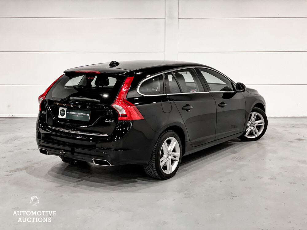 Volvo V60 D6 Twin Engine Momentum Plug-In Hybrid 220PS 2015 -Orig. NL-, GL-392-H.