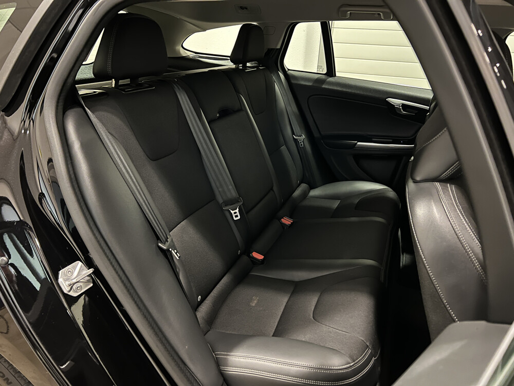 Volvo V60 D6 Twin Engine Momentum Plug-In Hybrid 220PS 2015 -Orig. NL-, GL-392-H.