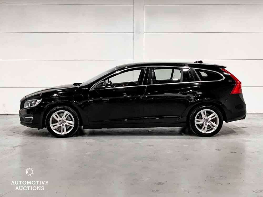 Volvo V60 D6 Twin Engine Momentum Plug-In Hybrid 220PS 2015 -Orig. NL-, GL-392-H.