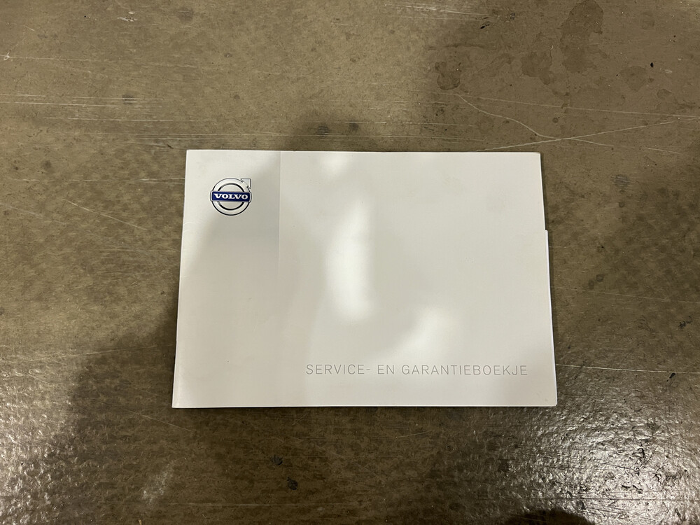Volvo V60 D6 Twin Engine Momentum Plug-In Hybrid 220PS 2015 -Orig. NL-, GL-392-H.