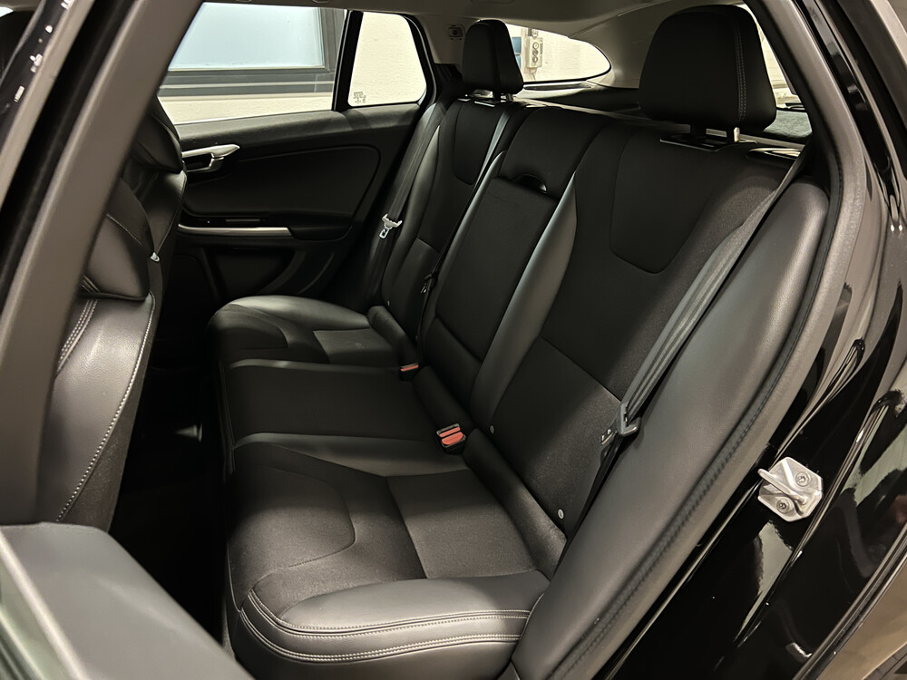 Volvo V60 D6 Twin Engine Momentum Plug-In Hybrid 220PS 2015 -Orig. NL-, GL-392-H.