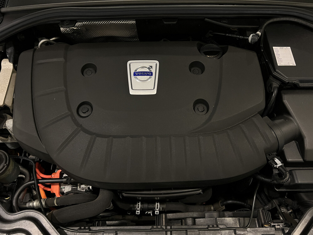 Volvo V60 D6 Twin Engine Momentum Plug-In Hybrid 220PS 2015 -Orig. NL-, GL-392-H.