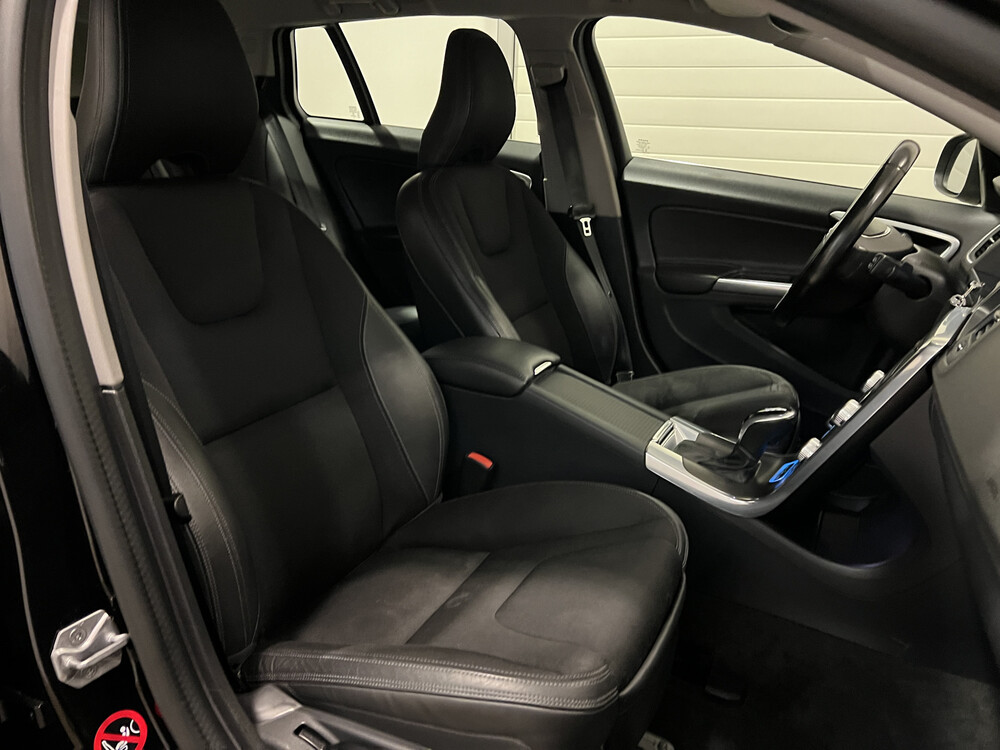 Volvo V60 D6 Twin Engine Momentum Plug-In Hybrid 220PS 2015 -Orig. NL-, GL-392-H.