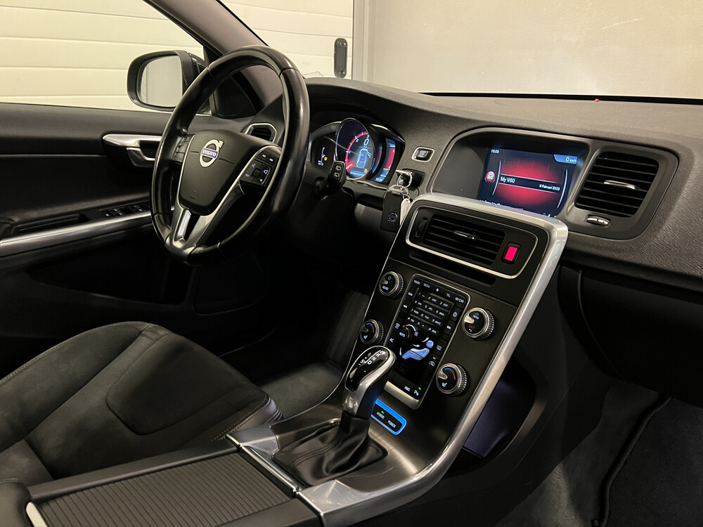 Volvo V60 D6 Twin Engine Momentum Plug-In Hybrid 220PS 2015 -Orig. NL-, GL-392-H.