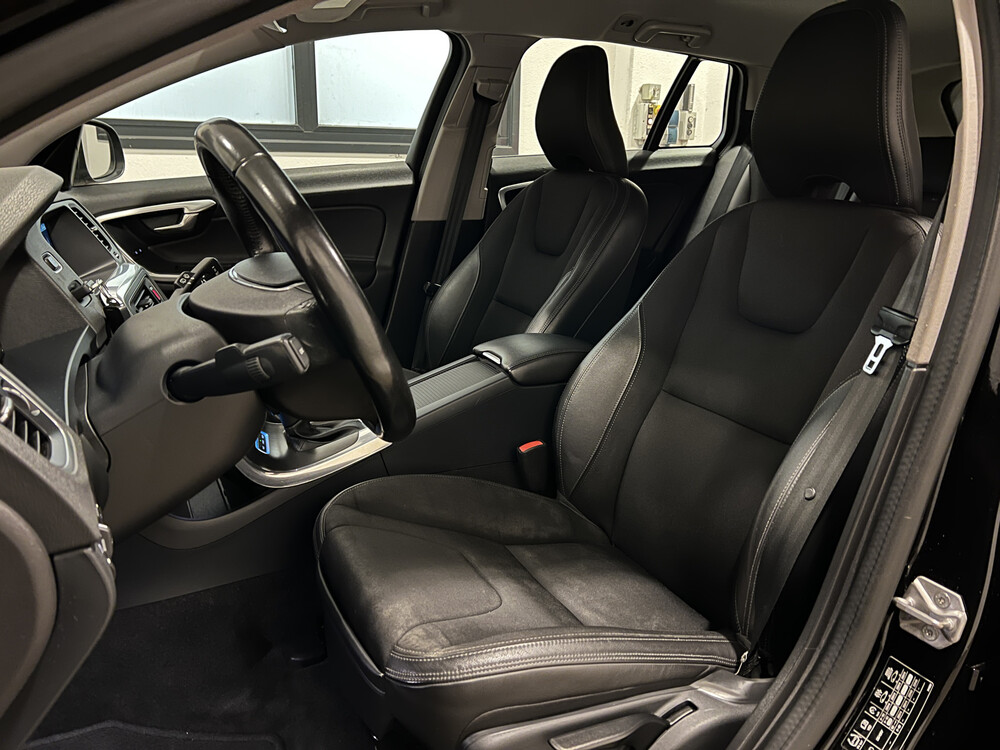 Volvo V60 D6 Twin Engine Momentum Plug-In Hybrid 220PS 2015 -Orig. NL-, GL-392-H.