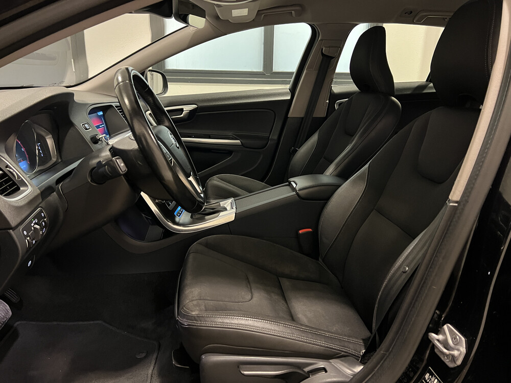 Volvo V60 D6 Twin Engine Momentum Plug-In Hybrid 220PS 2015 -Orig. NL-, GL-392-H.