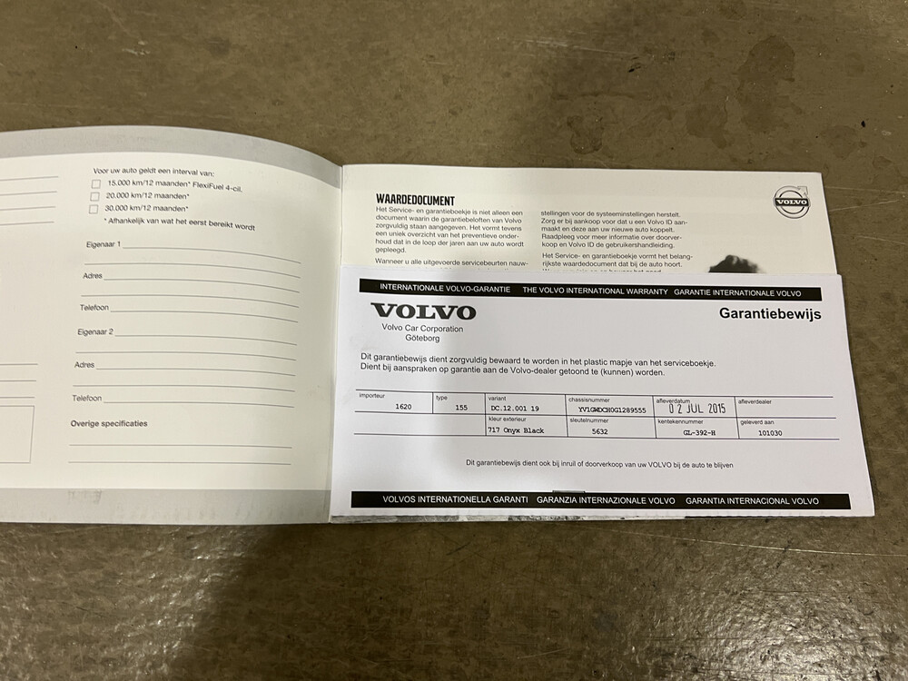 Volvo V60 D6 Twin Engine Momentum Plug-In Hybrid 220PS 2015 -Orig. NL-, GL-392-H.