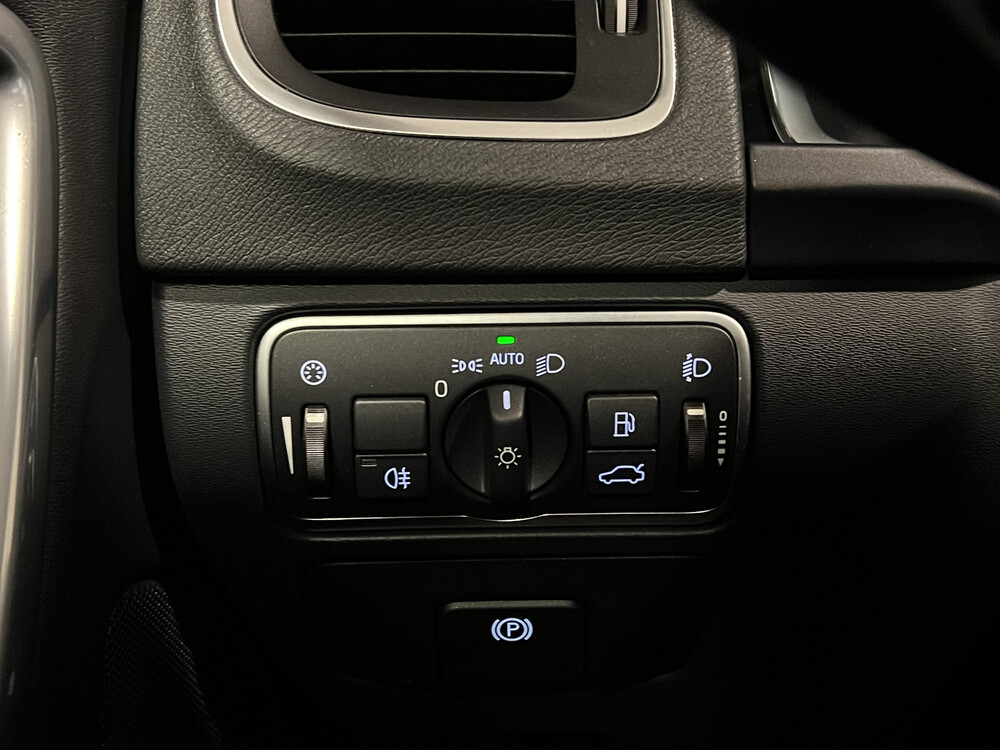 Volvo V60 D6 Twin Engine Momentum Plug-In Hybrid 220PS 2015 -Orig. NL-, GL-392-H.