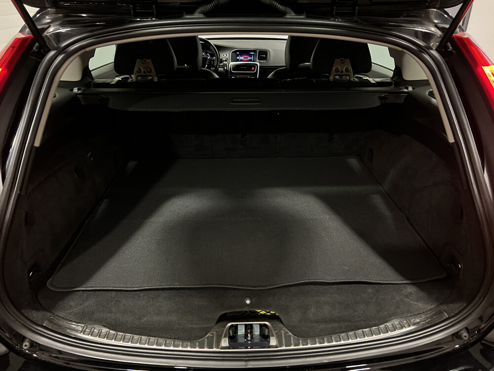 Volvo V60 D6 Twin Engine Momentum Plug-In Hybrid 220PS 2015 -Orig. NL-, GL-392-H.