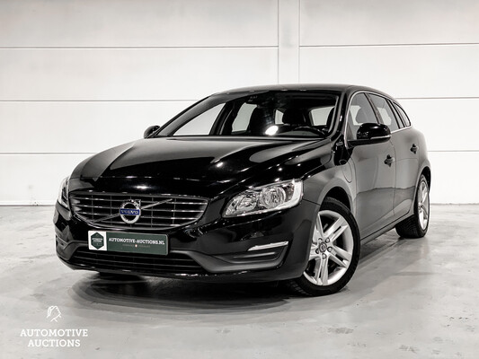 Volvo V60 D6 Twin Engine Momentum Plug-In Hybrid 220hp 2015 -Orig. NL-, GL-392-H.