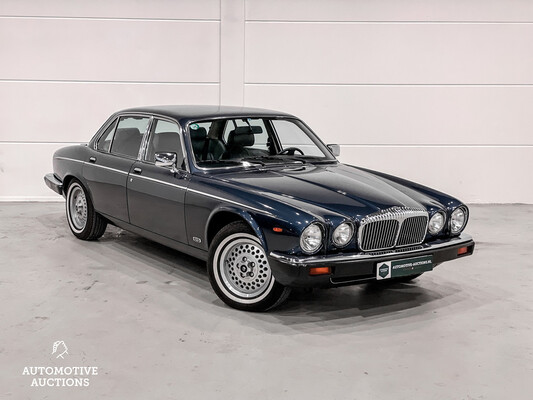 Daimler Double Six 6.0 V12 Series 3 264hp 1990, L-022-HD.