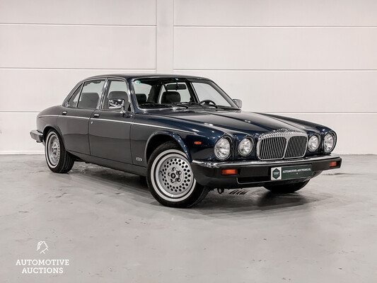 Daimler Double Six 6.0 V12 Series 3 264hp 1990, L-022-HD.