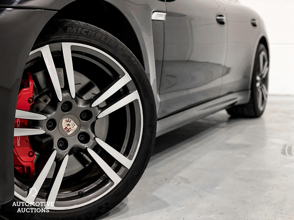 Porsche Panamera Turbo 4.8 500pk 2010, 46-TJG-6