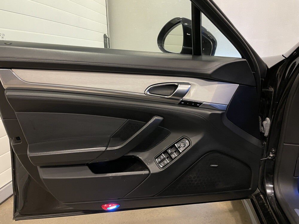 Porsche Panamera Turbo 4.8 500pk 2010, 46-TJG-6