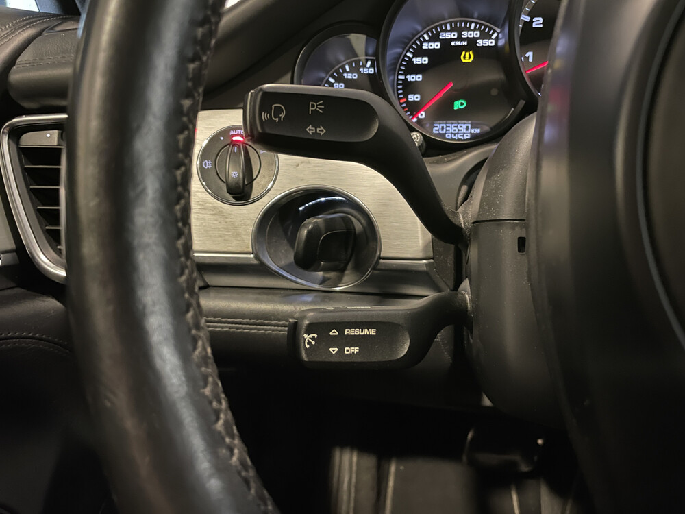 Porsche Panamera Turbo 4.8 500pk 2010, 46-TJG-6