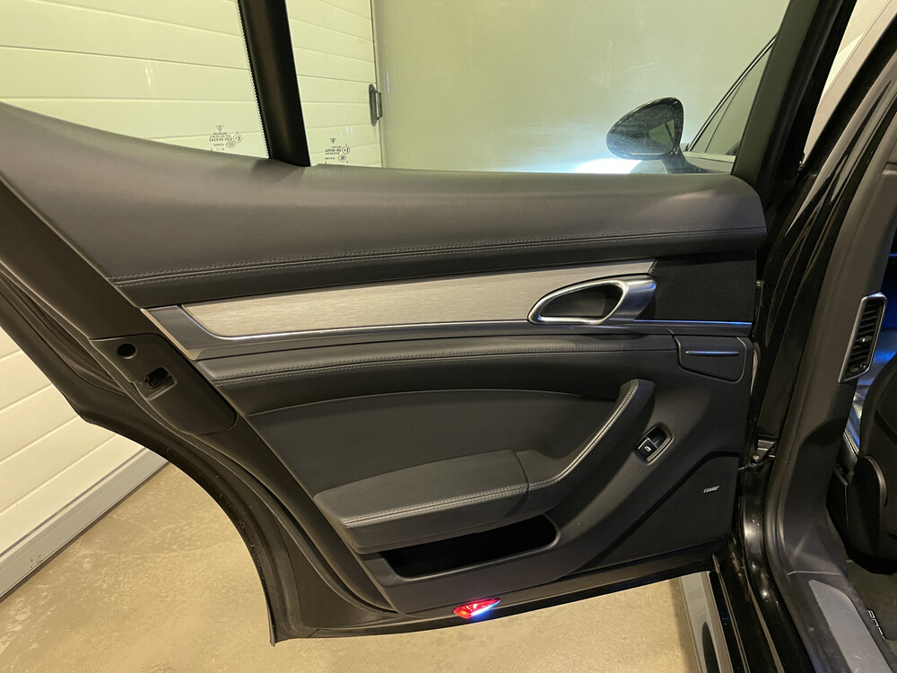 Porsche Panamera Turbo 4.8 500pk 2010, 46-TJG-6