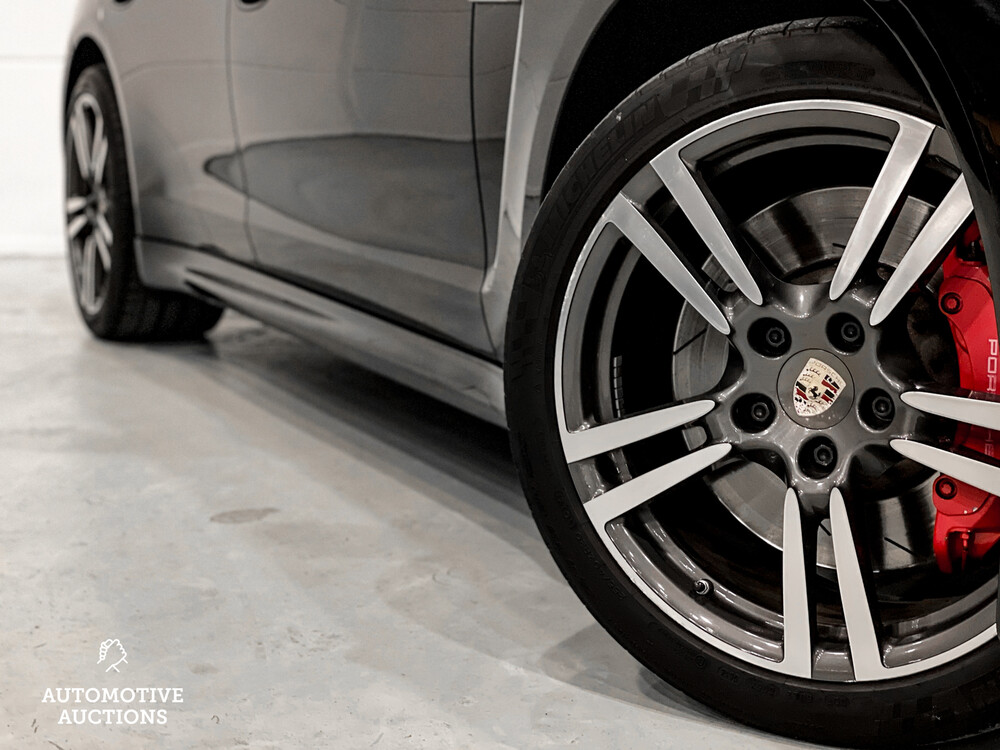 Porsche Panamera Turbo 4.8 500pk 2010, 46-TJG-6