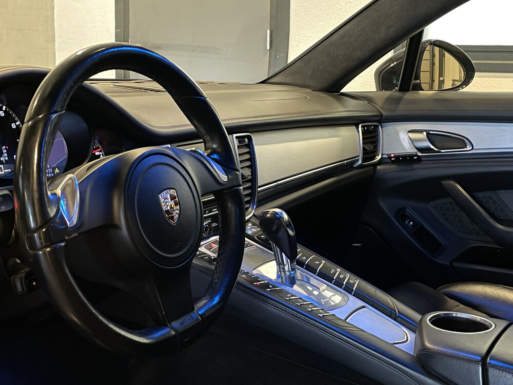 Porsche Panamera Turbo 4.8 500pk 2010, 46-TJG-6